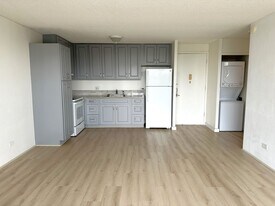 737 Olokele Ave in Honolulu, HI - Building Photo