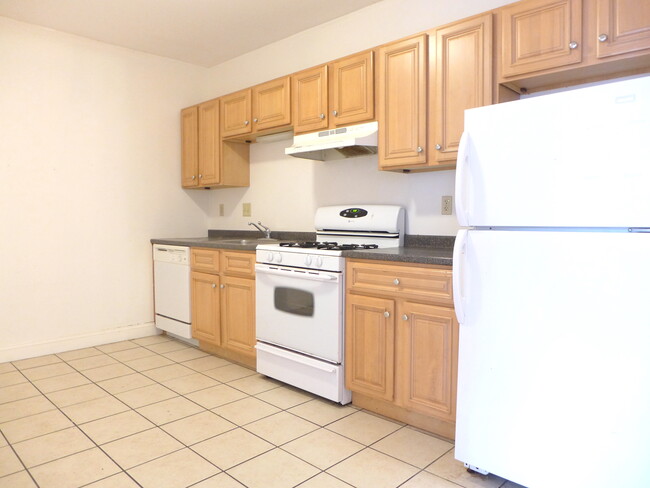 86 Corey Rd, Unit 3 in Boston, MA - Building Photo - Building Photo