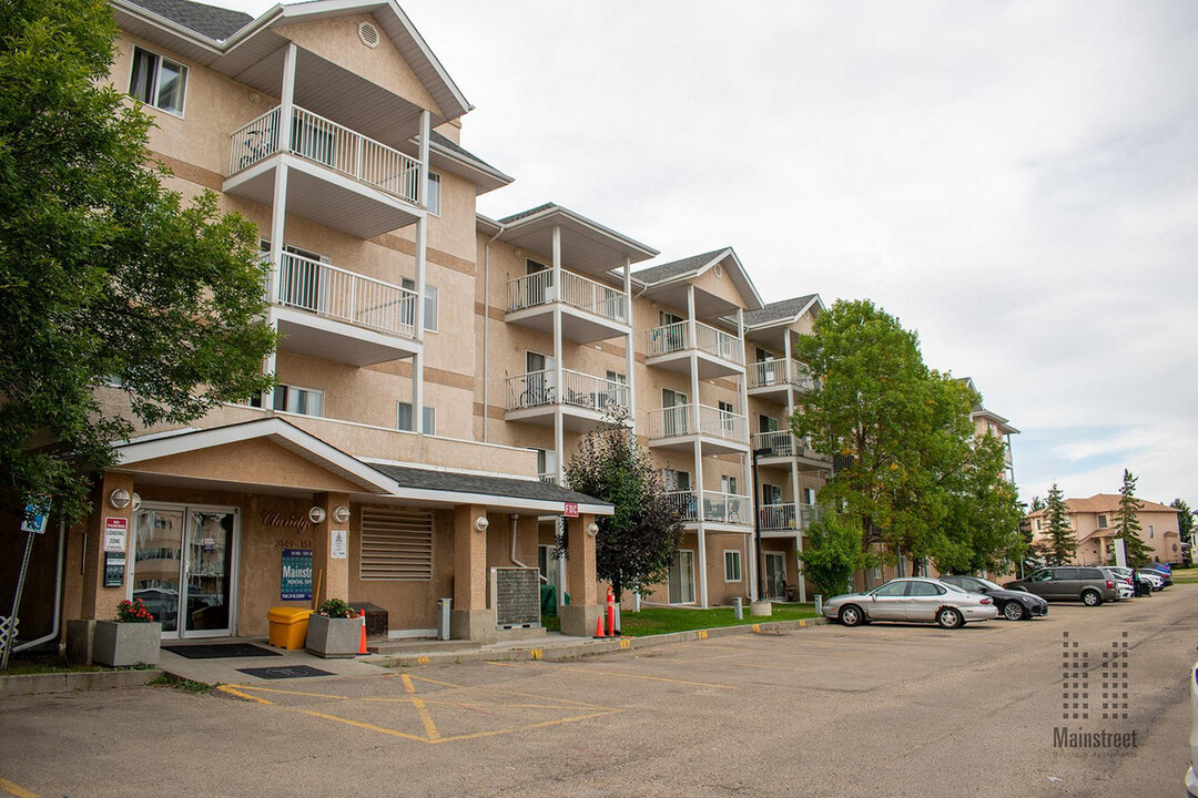 Kirkness Park Apartments in Edmonton, AB - Building Photo