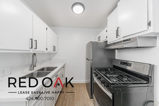 252 W Elm Ave in Burbank, CA - Foto de edificio - Building Photo