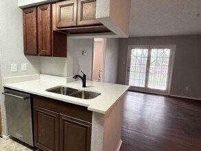 208 Afton Square in Altamonte Springs, FL - Foto de edificio - Building Photo