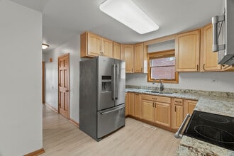 2425 Hessing St in River Grove, IL - Building Photo - Building Photo