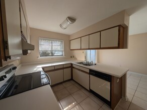 1736 Augustine Pl in Tallahassee, FL - Foto de edificio - Building Photo