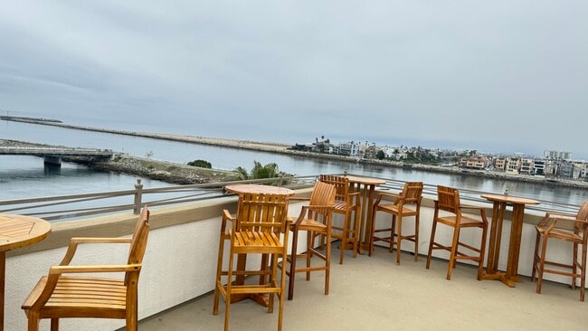 Laguna Del Rey in Playa Del Rey, CA - Foto de edificio - Building Photo