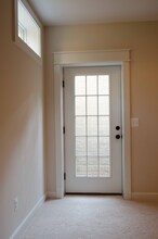 1606 Simmons Ct, Unit Basement Unit in Mclean in McLean, VA - Foto de edificio - Building Photo