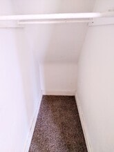 202 E Gilbert St, Unit 1 in Muncie, IN - Foto de edificio - Building Photo