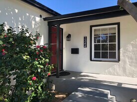 1344 Grandview Ave in Glendale, CA - Building Photo