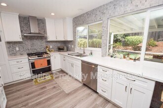 1767 Coachman Dr in Camarillo, CA - Building Photo - Building Photo