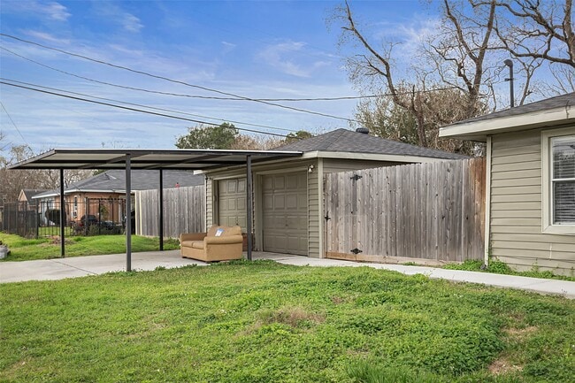 property at 5303 Heatherbrook Dr