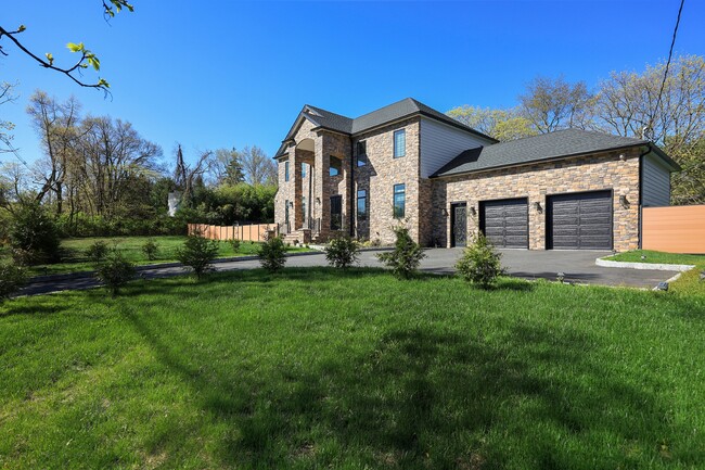 333 Mt Airy Rd in Bernards, NJ - Building Photo - Building Photo