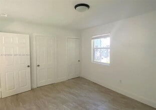 11 Sidonia Ave in Coral Gables, FL - Building Photo - Building Photo