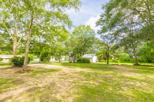 222 W Myrtle Ave in Foley, AL - Building Photo - Building Photo