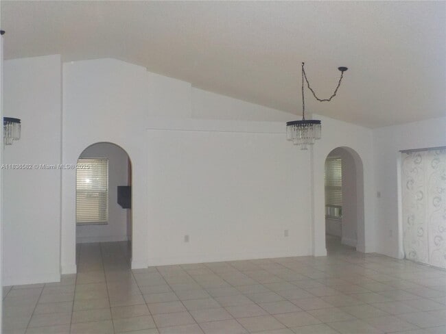 18840 NW 2nd St in Pembroke Pines, FL - Building Photo - Building Photo