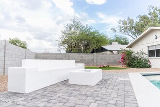 2140 E Broadmor Dr in Tempe, AZ - Building Photo - Building Photo