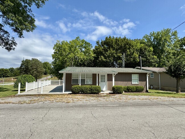 526 Church St in Vonore, TN - Building Photo - Building Photo