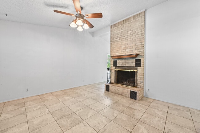 6201 Hillston Dr in Austin, TX - Building Photo - Building Photo