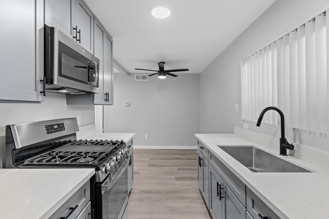 8101 Larson Ave in Garden Grove, CA - Building Photo