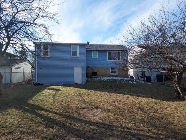 4417 Arbutus Ln in East Chicago, IN - Building Photo - Building Photo