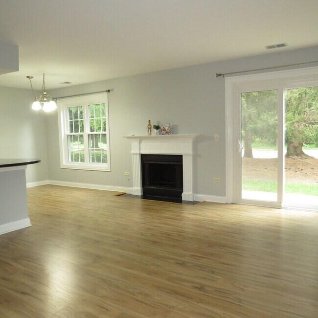 43 Foxcroft Rd in Naperville, IL - Building Photo - Building Photo
