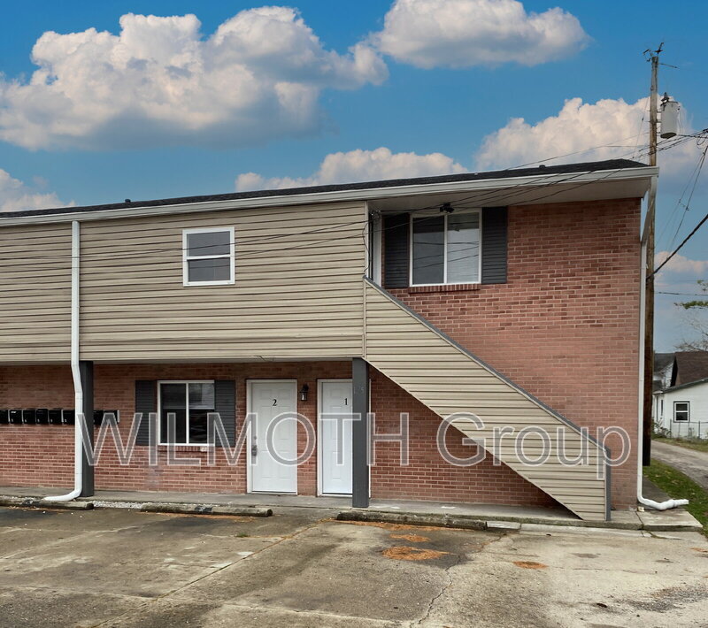 135 W Hendricks St in Shelbyville, IN - Building Photo