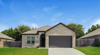 1909 Carrington Dr in Glenn Heights, TX - Building Photo