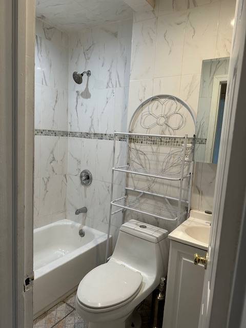 112-15 Francis Lewis Blvd in Queens, NY - Building Photo - Building Photo