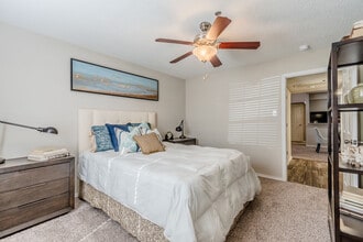 Amherst Apartments in Bedford, TX - Foto de edificio - Building Photo