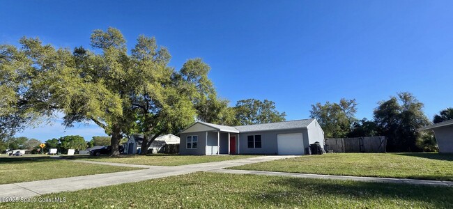 1471 Mariposa Dr NE in Palm Bay, FL - Foto de edificio - Building Photo