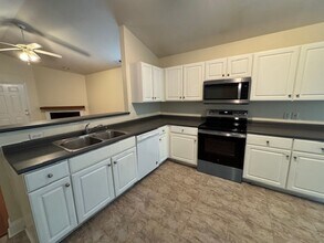 113 Red Bird Ln in Hampstead, NC - Building Photo - Building Photo