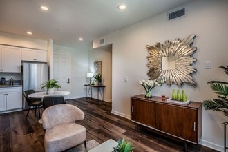 APT 1836 SICHEL in Los Angeles, CA - Building Photo - Building Photo