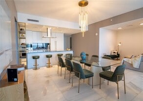 700 NE 26th Terrace in Miami, FL - Building Photo