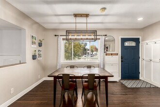 830 Gray St in Lakewood, CO - Foto de edificio - Building Photo