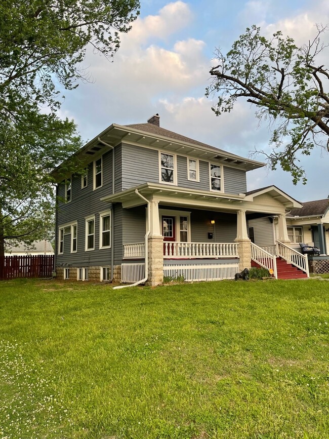 901 S Broadway St in Pittsburg, KS - Building Photo - Building Photo