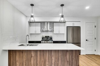 11514-11587 87 St NW in Edmonton, AB - Building Photo - Building Photo