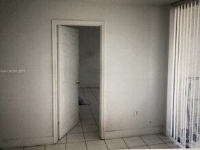 10000 NW 80th Ct-Unit -2247 in Miami Lakes, FL - Building Photo - Building Photo