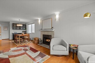 4222 Beach Dr SW in Seattle, WA - Building Photo - Building Photo