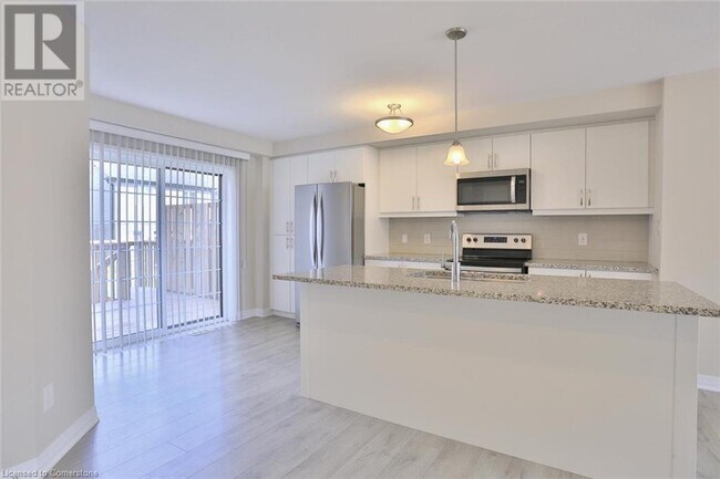 17 Sportsman Hill St in Kitchener, ON - Building Photo - Building Photo