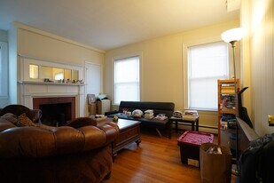 1 Ashford Ct in Boston, MA - Building Photo