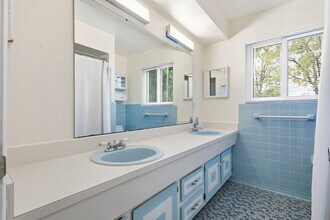 560 S Ann Arbor St in Saline, MI - Building Photo - Building Photo