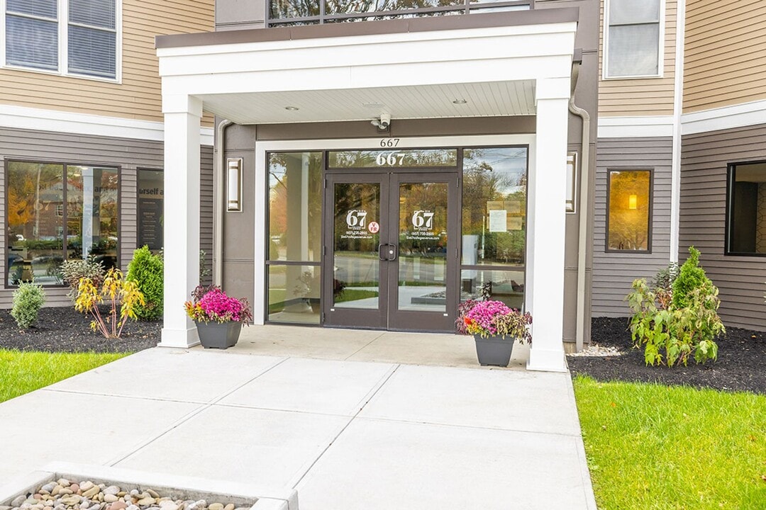 Six67 College Avenue in Elmira, NY - Foto de edificio