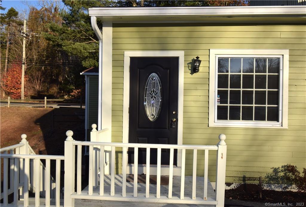 159 Main St in Chester, CT - Building Photo