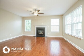 681 Smoky Mountains Dr in Gallatin, TN - Foto de edificio - Building Photo