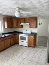 13 Navajo Rd in Worcester, MA - Building Photo - Building Photo