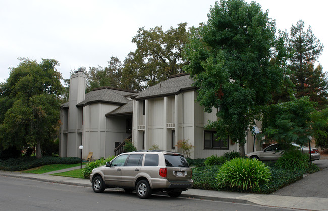 2258 Mesquite Dr in Santa Rosa, CA - Building Photo - Building Photo