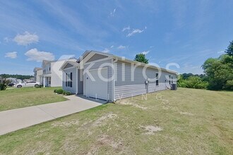 1472 Centipede Dr in Rocky Mount, NC - Foto de edificio - Building Photo
