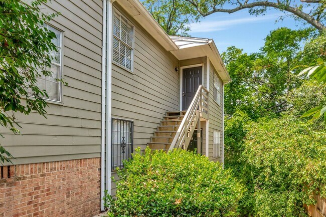 Mill House in Birmingham, AL - Building Photo - Interior Photo