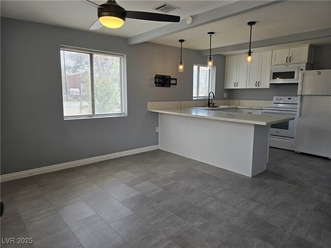 1037 June Ave in Las Vegas, NV - Building Photo - Building Photo