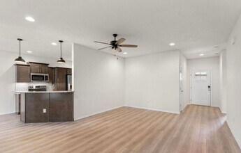 3005 W Cardinal St in Springfield, MO - Foto de edificio - Building Photo