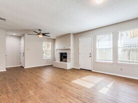 1110 Hyridge St in Round Rock, TX - Building Photo