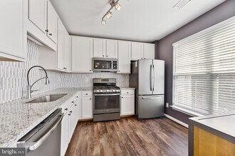 12779 Fair Crest Ct in Fairfax, VA - Building Photo - Building Photo